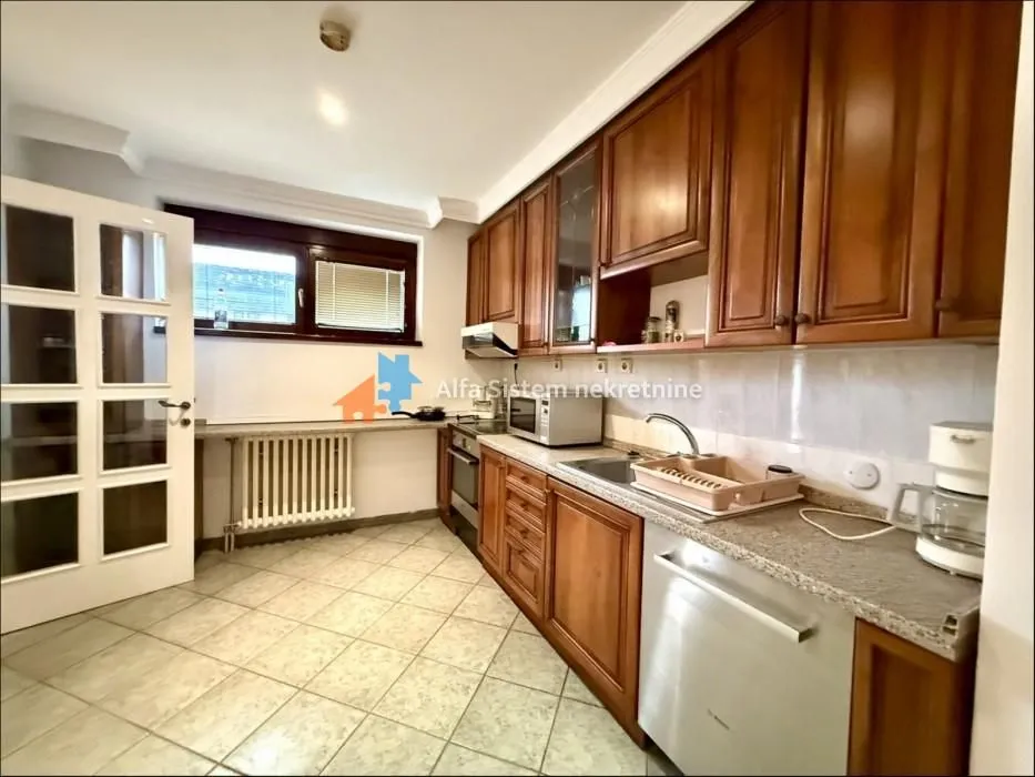 Rent, office space, 147m², Kalenić Pijaca, Vračar Sve Podlokacije