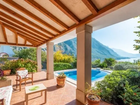 Prodaja, kuća, 305m², Orahovac, Kotor - image 17