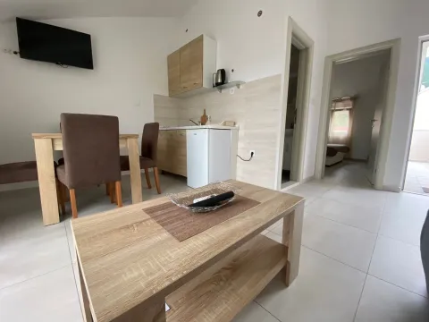 Izdavanje, jednosoban stan, 38m², Baošići, Herceg Novi - image 5