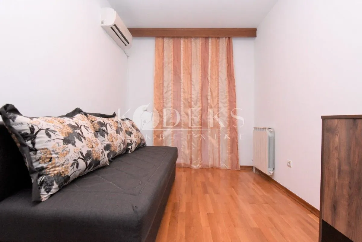 Izdavanje, dvosoban stan, 75m², Stara Varoš, Podgorica