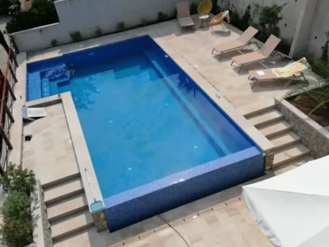 Izdavanje, kuća, 300m², Kostanjica, Kotor - image 10