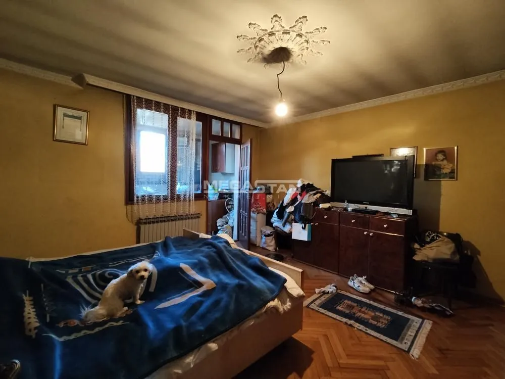 Izdavanje, četvorosoban stan, 162m², Zeleno Brdo, Zvezdara Sve Podlokacije