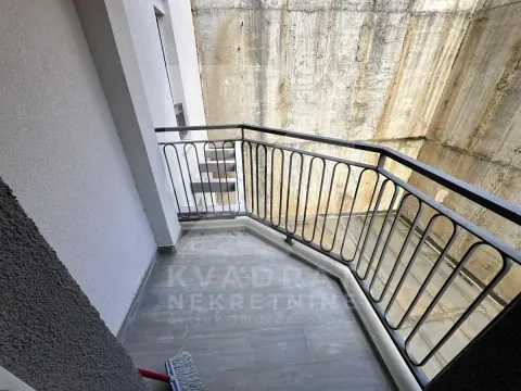 Izdavanje, garsonjera, 37m², Momišići, Podgorica - image 13