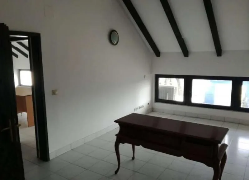 Rent, office space, 300m², Surčin, Beograd