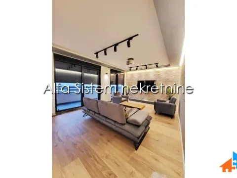 Izdavanje, trosoban stan, 90m², Uciteljsko Naselje, Zvezdara Sve Podlokacije - image 2