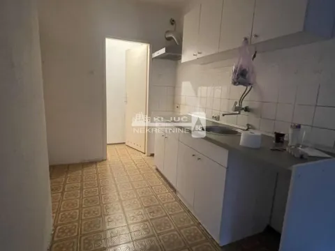 Prodaja, trosoban stan, 77m², Kalenić Pijaca, Vračar Sve Podlokacije - image 18