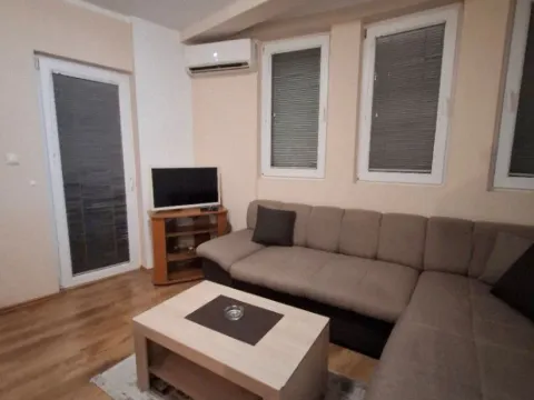 Izdavanje, trosoban stan, 60m², Velji Vinogradi, Budva - image 2