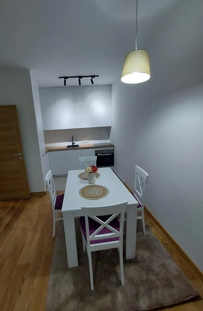 Izdavanje, jednosoban stan, 55m², City Kvart, Podgorica