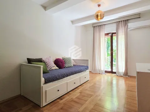 Izdavanje, trosoban stan, 110m², Gorica C, Podgorica - image 14