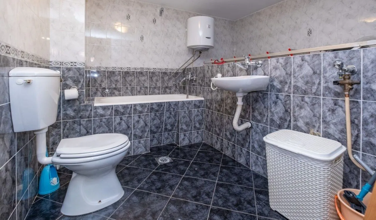 Rent, house, 280m², Gorica C, Podgorica