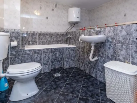 Rent, house, 280m², Podgorica, Crna Gora - image 13