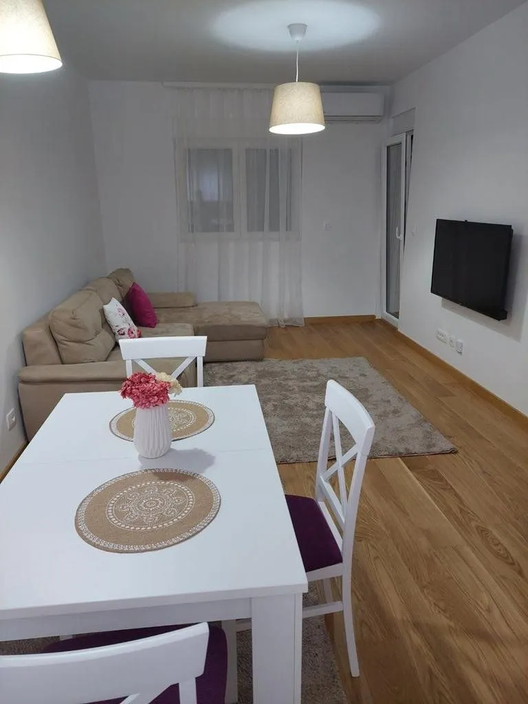 Izdavanje, jednosoban stan, 55m², City Kvart, Podgorica