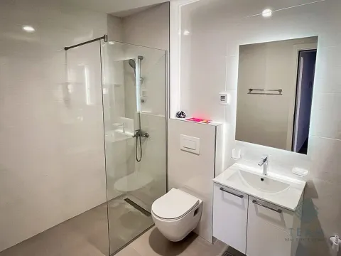 Prodaja, trosoban stan, 106m², Stari Aerodrom, Podgorica - image 8