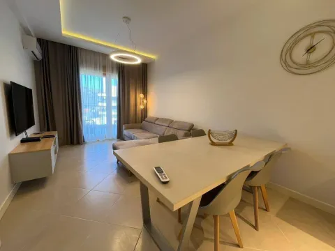 Izdavanje, jednosoban stan, 60m², Dobrota, Kotor - image 6