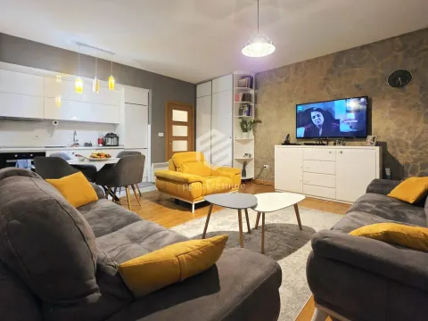 Prodaja, jednosoban stan, 49m², Stari Aerodrom, Podgorica - image 2