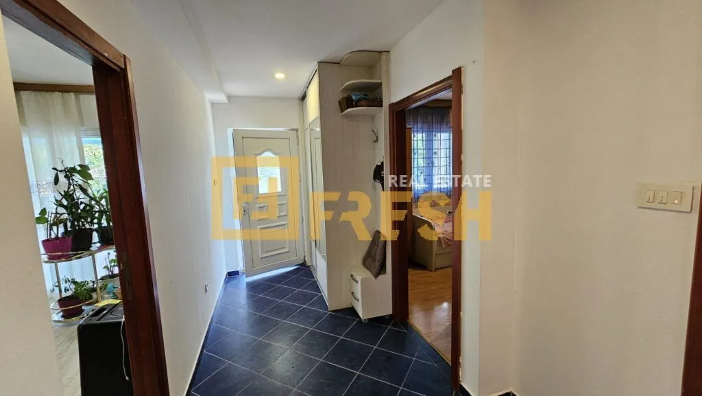 Prodaja, kuća, 216m², Danilovgrad, Crna Gora