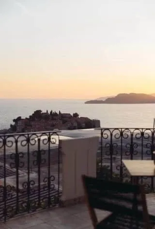 Sale, two bedroom apartment, 74m², Sveti Stefan, Budva