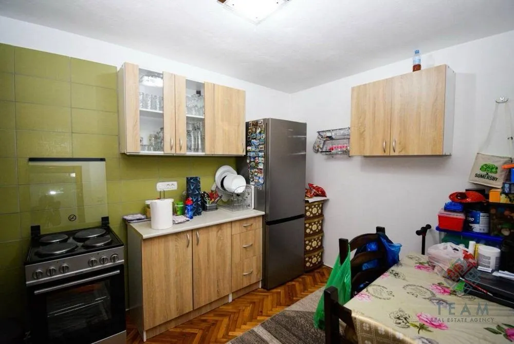 Prodaja, kuća, 300m², Stari Aerodrom, Podgorica