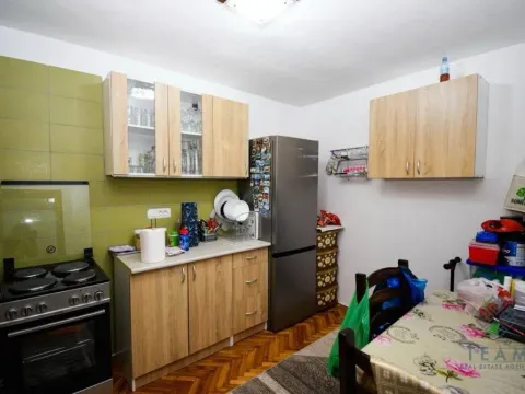 Prodaja, kuća, 300m², Stari Aerodrom, Podgorica - image 24