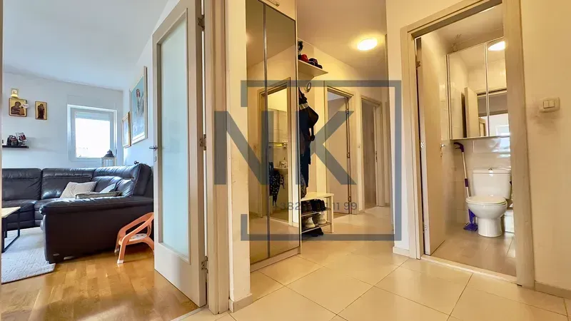 Prodaja, trosoban stan, 78m², Stari Aerodrom, Podgorica
