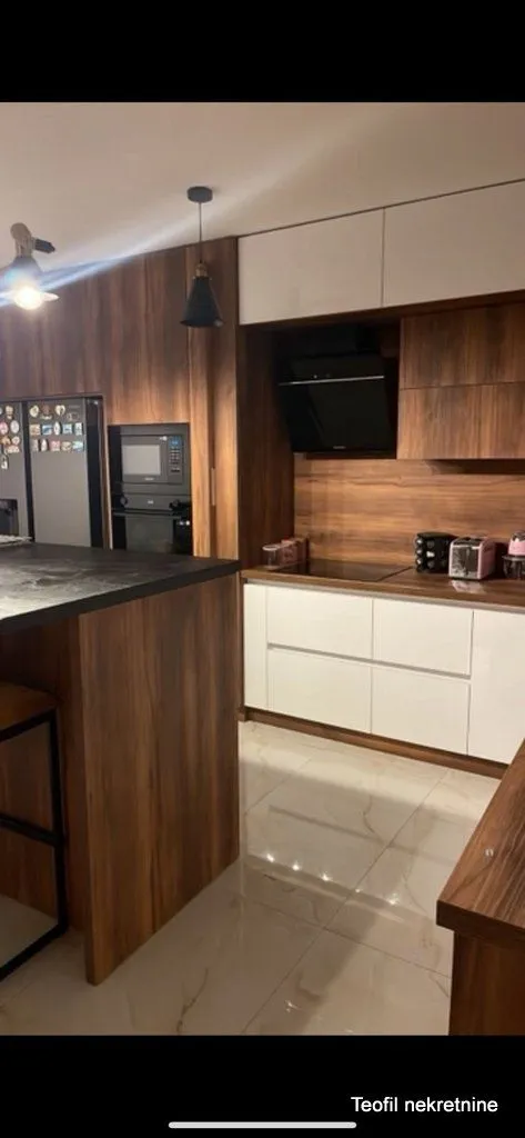 Sale, office space, 640m², Lazarevac, Beograd