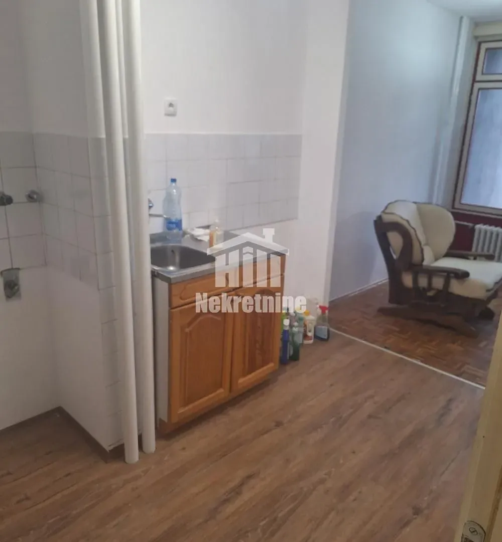 Prodaja, trosoban stan, 82m², Banjica, Voždovac Sve Podlokacije