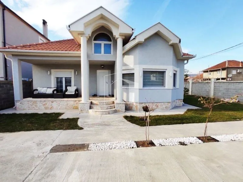 Izdavanje, kuća, 160m², Murtovina, Podgorica