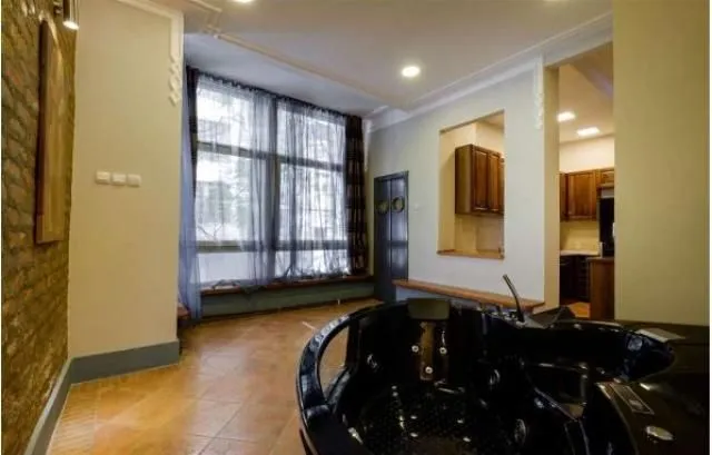 Izdavanje, četvorosoban stan, 120m², Stari Grad, Beograd