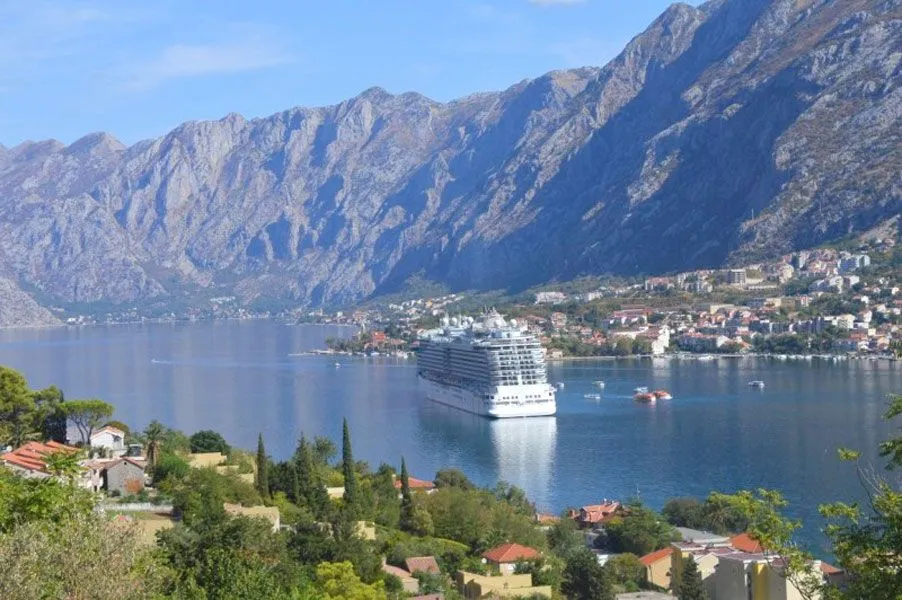Sale, four bedroom apartment, 150m², Škaljari, Kotor