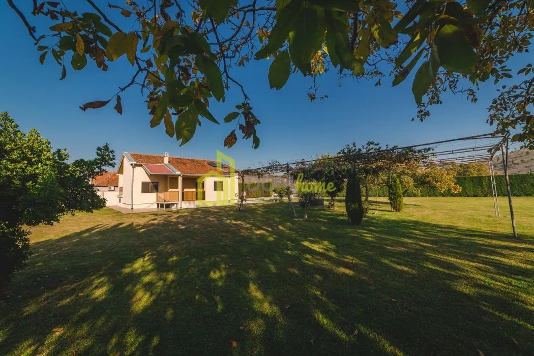 Rent, house, 170m², Dajbabe, Podgorica