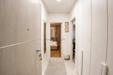 Rent, one bedroom apartment, 51m², Central Point, Podgorica - image 11