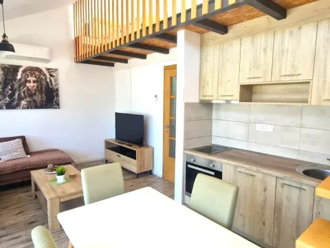 Rent, apartment, 45m², Tivat, Crna Gora - image 1