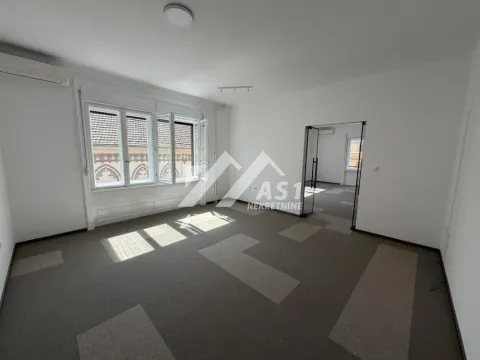 Izdavanje, četvorosoban stan, 120m², Novi Sad Sve Podlokacije, Novi Sad - image 3