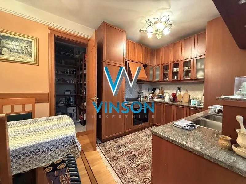 Prodaja, stan, 194m², Bulevar Oslobodjenja, Novi Sad Sve Podlokacije