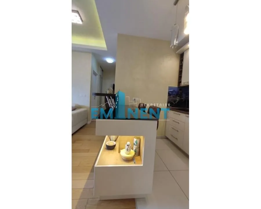 Prodaja, trosoban stan, 96m², Novi Beograd Blok 67, Novi Beograd Sve Podlokacije