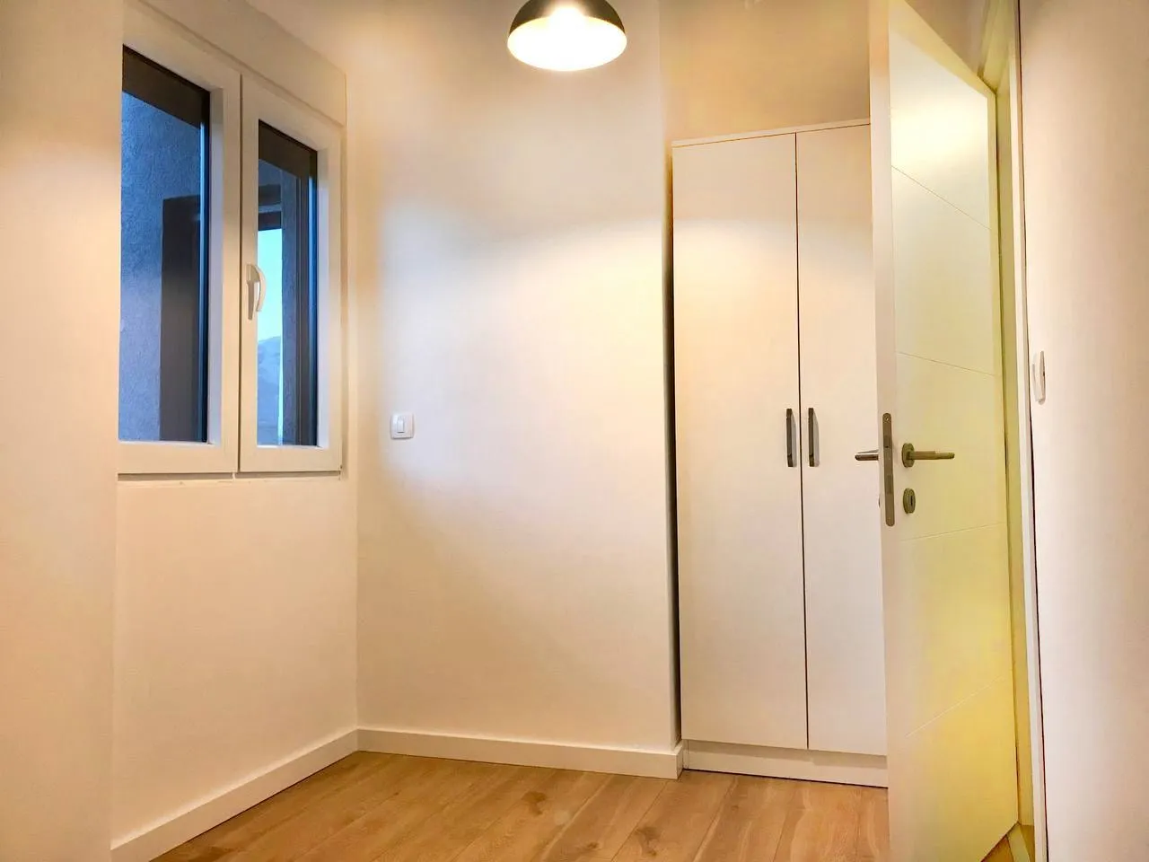 Prodaja, dvosoban stan, 54m², Centar, Bar