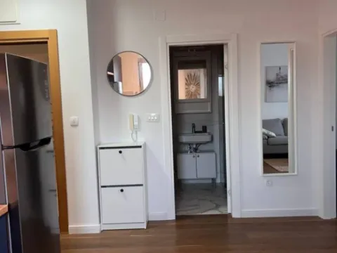 Izdavanje, dvosoban stan, 65m², Centar, Budva - image 9