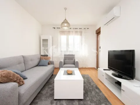 Rent, one bedroom apartment, 40m², Stari Aerodrom, Podgorica - image 1