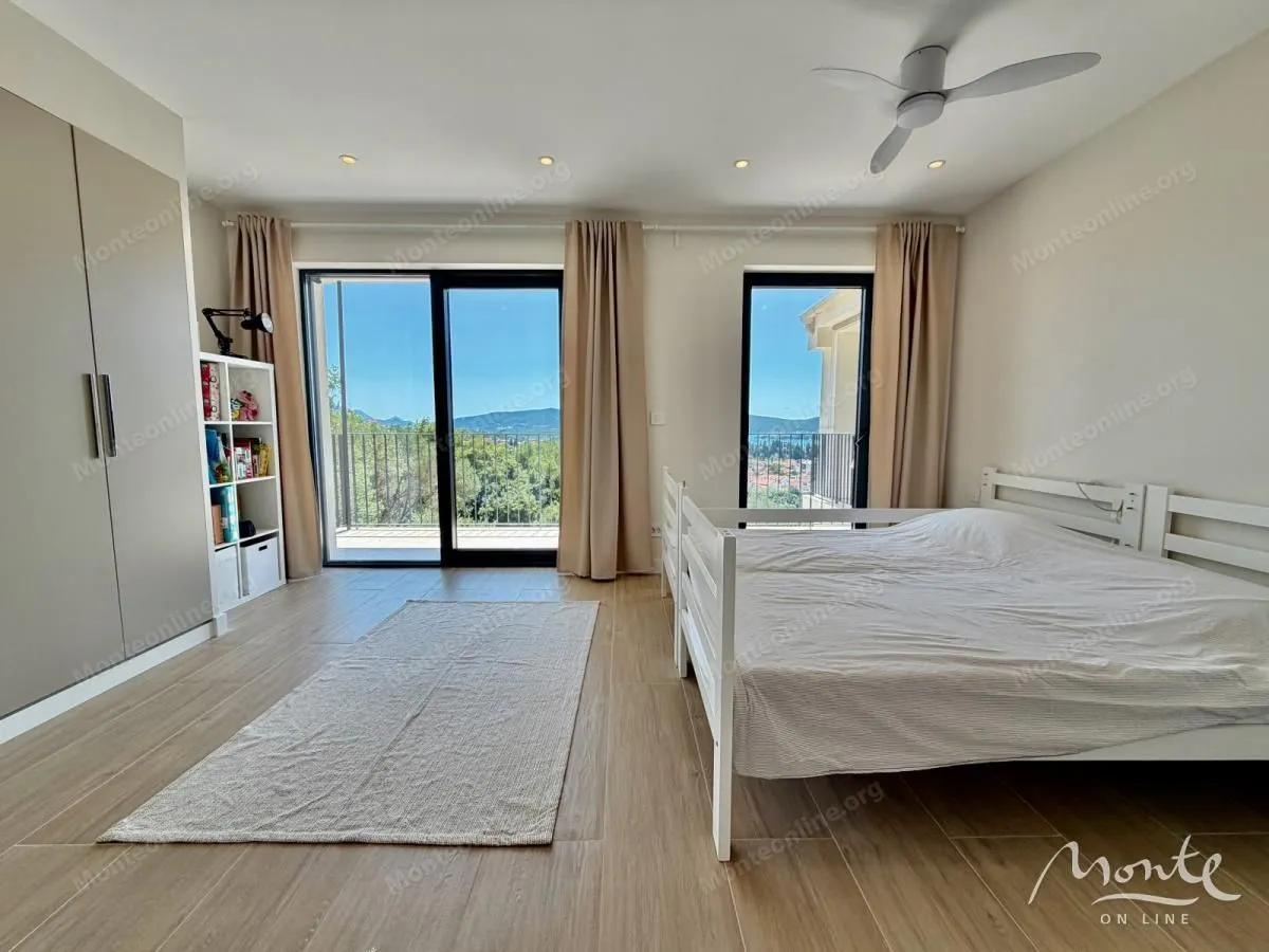 Prodaja, kuća, 220m², Tivat, Crna Gora