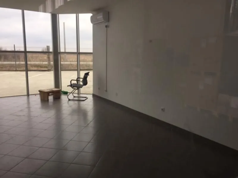 Rent, office space, 300m², Zemun Ugrinovci, Zemun Sve Podlokacije