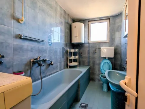 Prodaja, trosoban stan, 102m², Stari Aerodrom, Podgorica - image 13