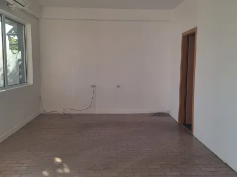 Rent, office space, 110m², Stari Aerodrom, Podgorica - image 5