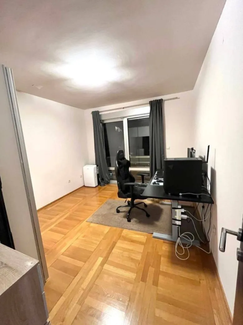 Rent, three bedroom apartment, 85m², Bečići, Budva