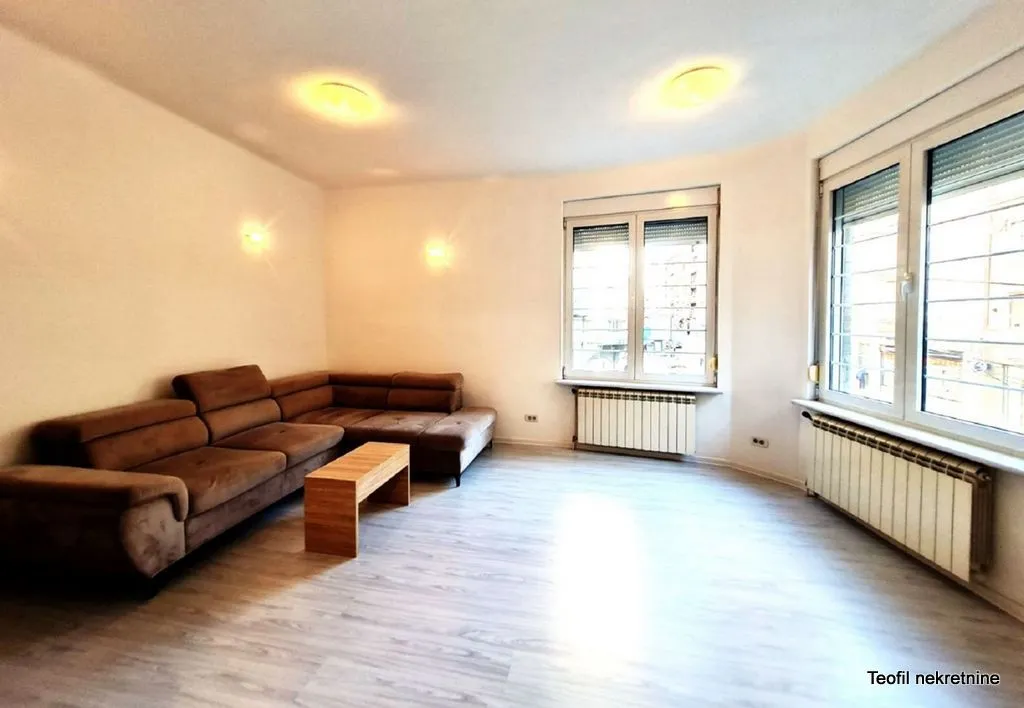 Izdavanje, dvosoban stan, 64m², Slavija, Vračar Sve Podlokacije