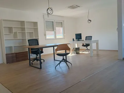 Rent, office space, 300m², Telep, Novi Sad Sve Podlokacije - image 7