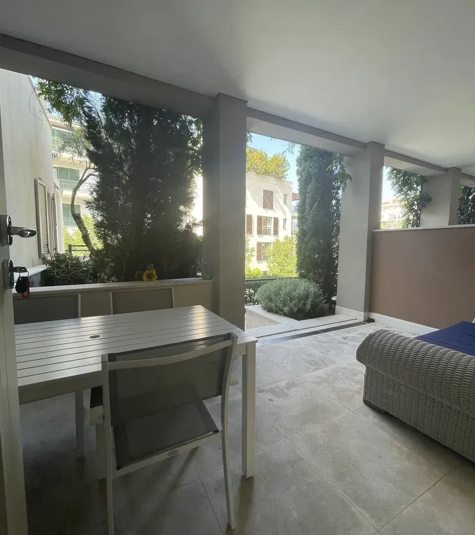 Prodaja, dvosoban stan, 115m², Tivat, Crna Gora