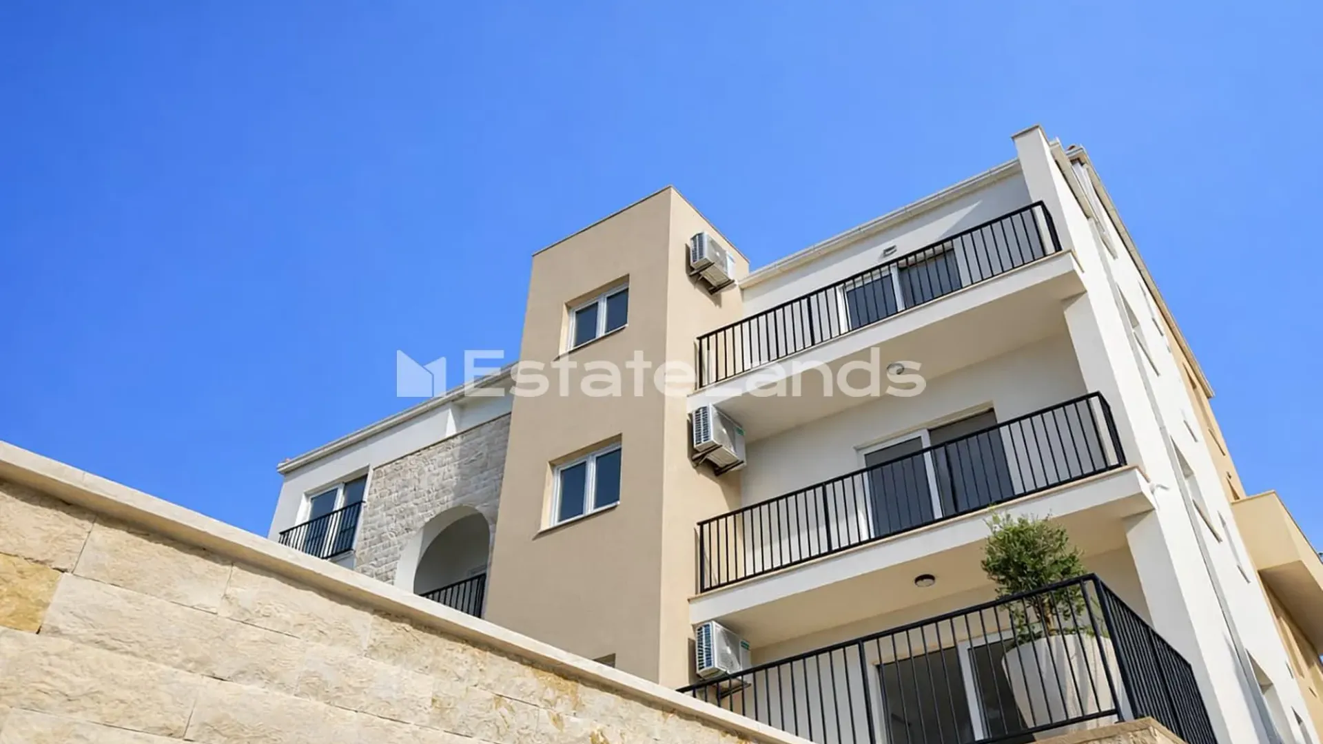 Sale, one bedroom apartment, 55m², Sutomore, Bar
