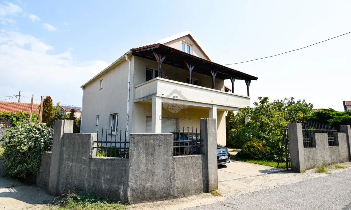 Prodaja, kuća, 200m², Zabjelo, Podgorica