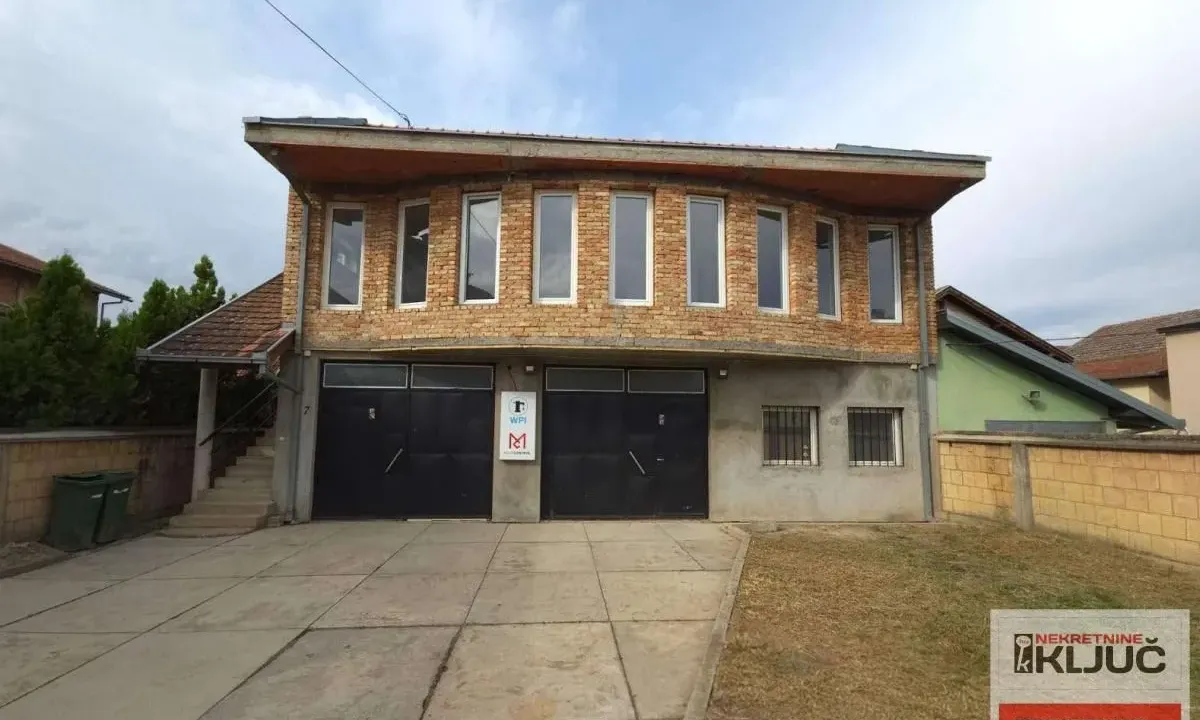 Izdavanje, poslovni prostor, 180m², Klisa, Novi Sad Sve Podlokacije