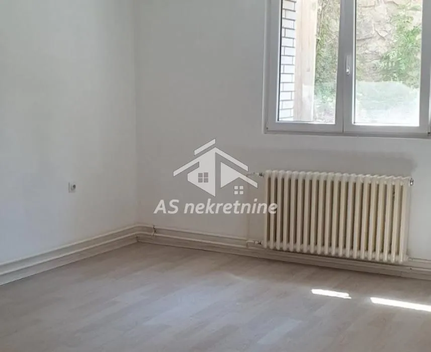 Izdavanje, trosoban stan, 75m², Južni Bulevar, Vračar Sve Podlokacije